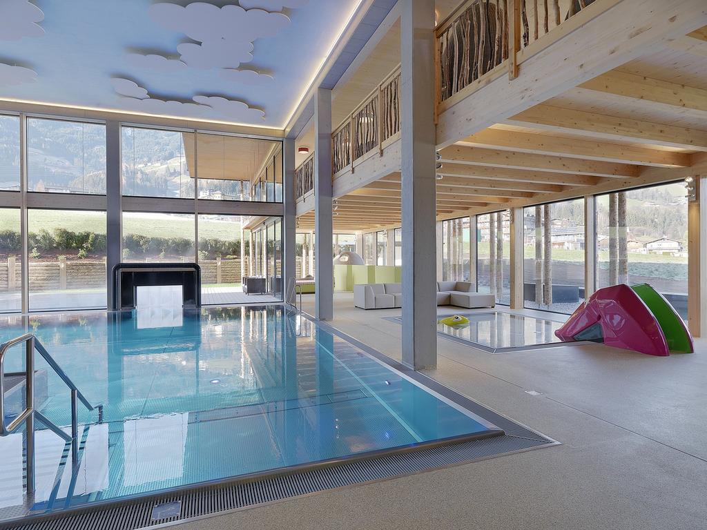 Alpina Zillertal . Family Lifestyle Kinderhotel フューゲン エクステリア 写真