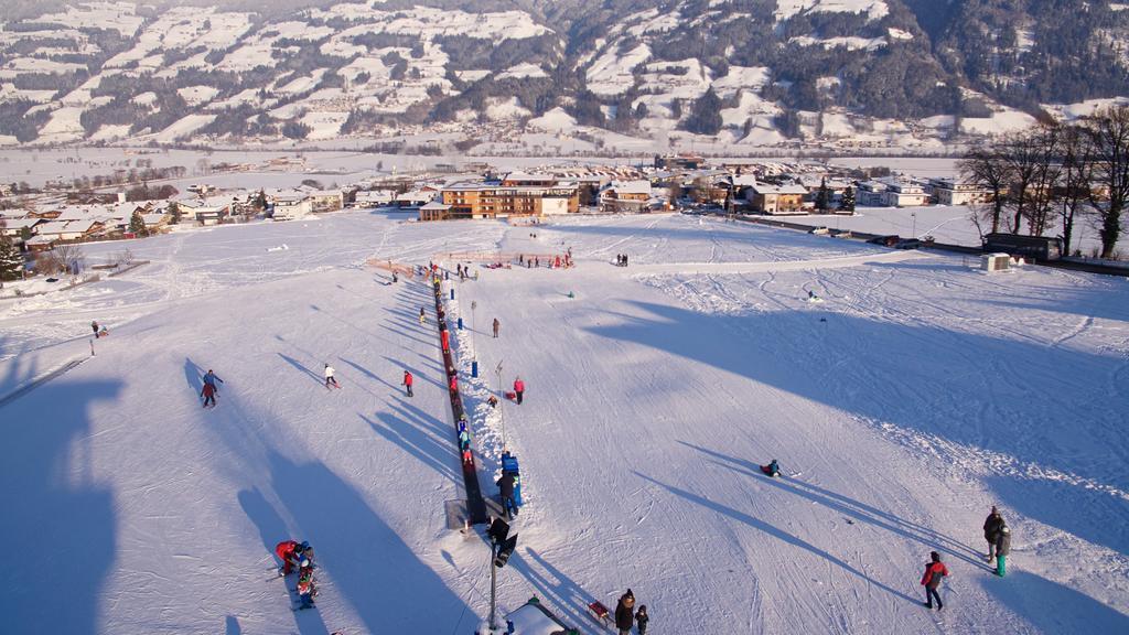 Alpina Zillertal . Family Lifestyle Kinderhotel フューゲン エクステリア 写真
