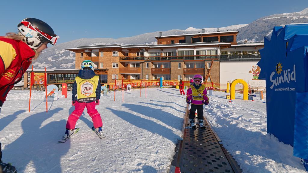 Alpina Zillertal . Family Lifestyle Kinderhotel フューゲン エクステリア 写真