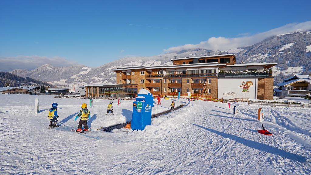 Alpina Zillertal . Family Lifestyle Kinderhotel フューゲン エクステリア 写真