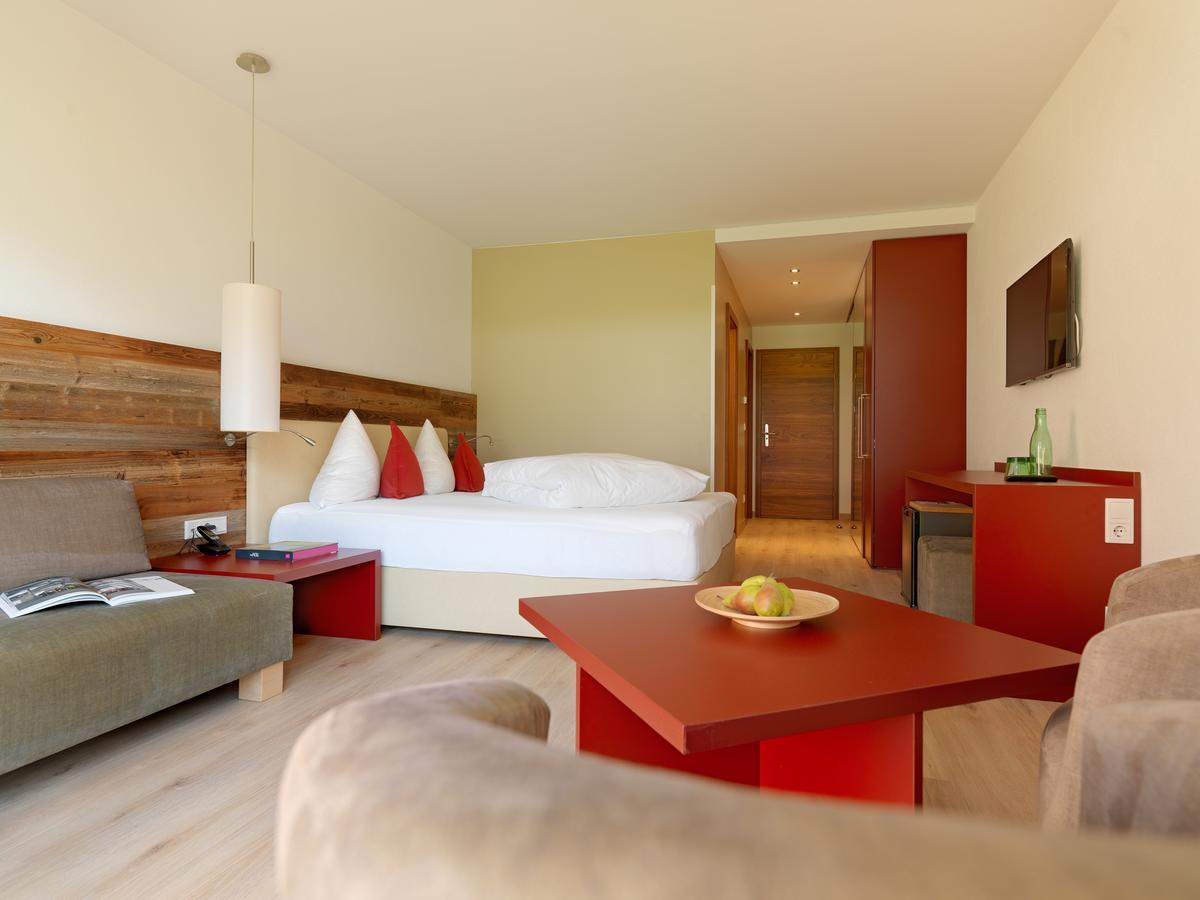 Alpina Zillertal . Family Lifestyle Kinderhotel フューゲン エクステリア 写真